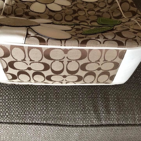 Authentic coach - Picture 3 of 3